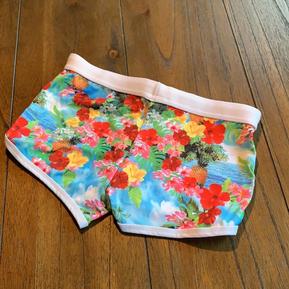 LASC Los Angeles Square Cut Tropical Print Swim Trunk - Picture 4 of 11